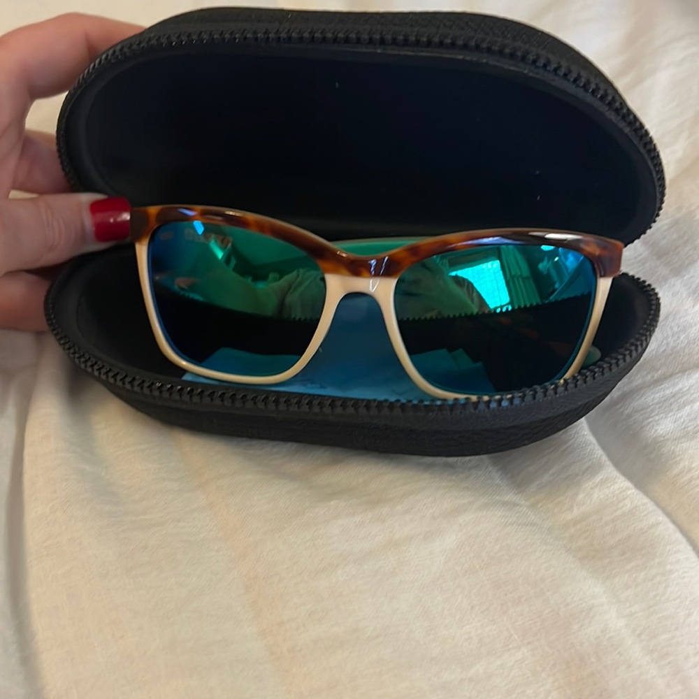 Costa Anaa Shiny Retro with Green Polarized Lenses